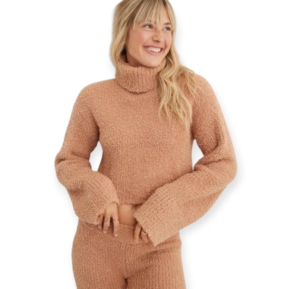 Aerie Marshmallow Turtleneck Cropped Sweater Bell Sleeves Fuzzy Tan XL - Picture 15 of 15